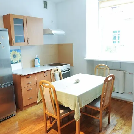 Location 3 Bedroom 公寓 *