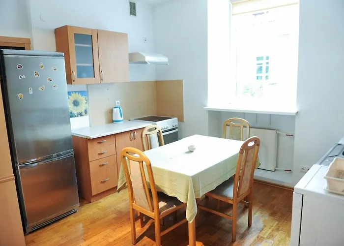 Location 3 Bedroom Apartment *